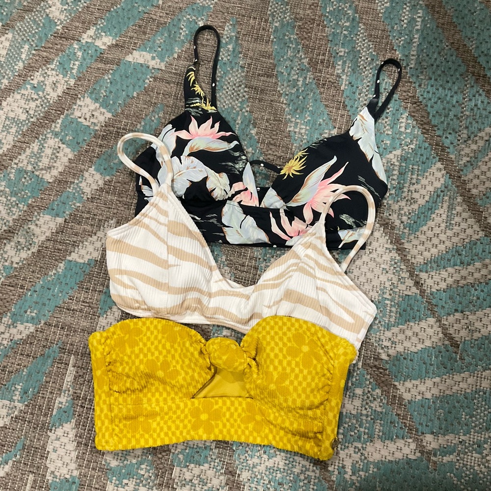 Billabong bikini top bundle, size XS